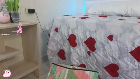 Snapshot of abril1_gh chatting on 02-12-25, 12:33 Abril online show from 02-12-25, 12:33