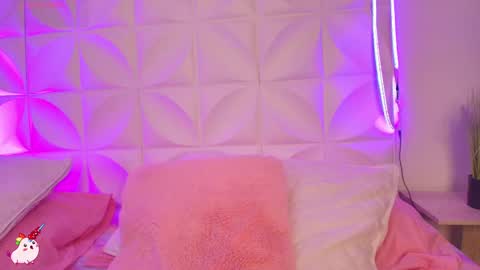 Snapshot of abril1_gh chatting on 09-17-25, 10:06 Abril online show from 09-17-25, 10:06