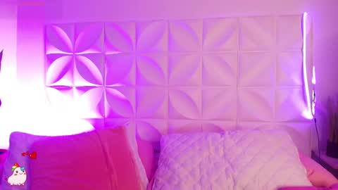 Snapshot of abril1_gh chatting on 09-19-25, 09:54 Abril online show from 09-19-25, 09:54