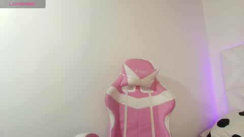 Snapshot of abril1_gh chatting on 10-03-25, 10:34 Abril online show from 10-03-25, 10:34