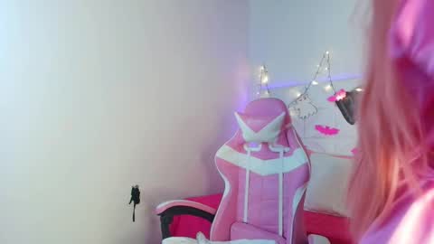 Snapshot of abril1_gh chatting on 10-21-25, 09:54 Abril online show from 10-21-25, 09:54