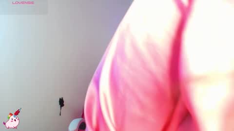 Snapshot of abril1_gh chatting on 10-27-25, 09:46 Abril online show from 10-27-25, 09:46