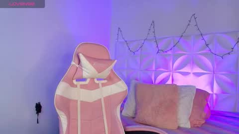 Snapshot of abril1_gh chatting on 11-05-25, 11:21 Abril online show from 11-05-25, 11:21