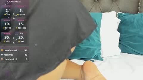 Snapshot of abril_71 chatting on 02-25-25, 09:20 Abril online show from 02-25-25, 09:20