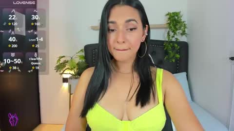 Snapshot of abril_71 chatting on 03-08-25, 02:34 Abril online show from 03-08-25, 02:34