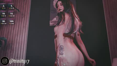 Snapshot of abril__colen chatting on 02-07-25, 12:20 April online show from 02-07-25, 12:20