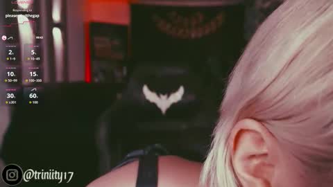 Snapshot of abril__colen chatting on 09-24-25, 01:09 April online show from 09-24-25, 01:09