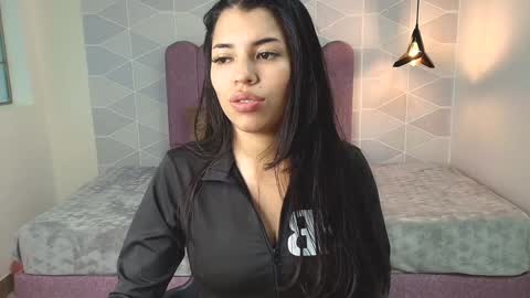 Snapshot of abril_matthews chatting on 12-21-24, 04:57 ABRIL MATTHEWS online show from 12-21-24, 04:57