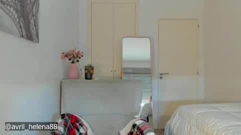 Helena online show from 02-18-25, 01:44