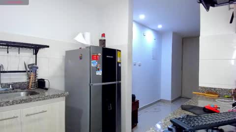 Snapshot of abrilstivenson_ chatting on 02-15-25, 03:42 itis S O F I A online show from 02-15-25, 03:42