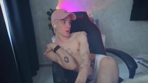 Snapshot of abslut chatting on 10-01-25, 06:41 Nick online show from 10-01-25, 06:41