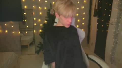 Snapshot of abslut chatting on 01-12-26, 03:28 Nick online show from 01-12-26, 03:28