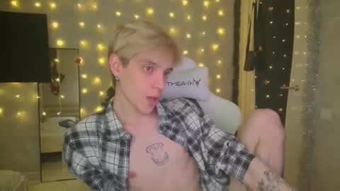 Snapshot of abslut chatting on 01-13-26, 05:40 Nick online show from 01-13-26, 05:40