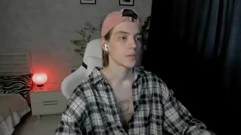 Snapshot of abslut chatting on 07-08-26, 02:32 Nick online show from 07-08-26, 02:32