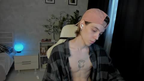 Snapshot of abslut chatting on 07-18-26, 02:21 Nick online show from 07-18-26, 02:21