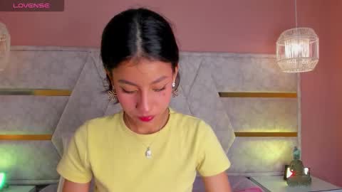 Snapshot of aby_lee_ chatting on 09-17-25, 11:34 Aby online show from 09-17-25, 11:34