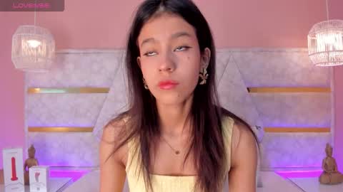 Snapshot of aby_lee_ chatting on 10-24-25, 12:01 Aby online show from 10-24-25, 12:01