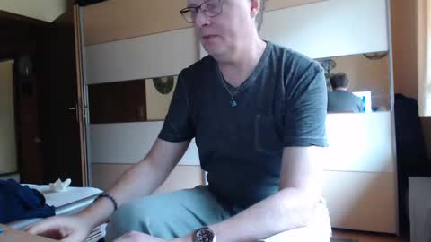 Snapshot of ach471 chatting on 12-08-24, 10:19 ach471 online show from 12-08-24, 10:19