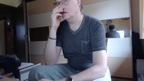 Snapshot of ach471 chatting on 12-12-24, 10:02 ach471 online show from 12-12-24, 10:02