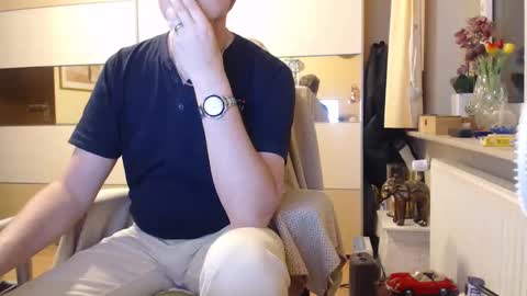 Snapshot of ach471 chatting on 10-06-25, 05:05 ach471 online show from 10-06-25, 05:05