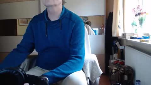 Snapshot of ach471 chatting on 11-08-25, 11:32 ach471 online show from 11-08-25, 11:32