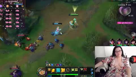 Snapshot of achubbygummy chatting on 10-04-25, 10:08 AChubbyGummy online show from 10-04-25, 10:08