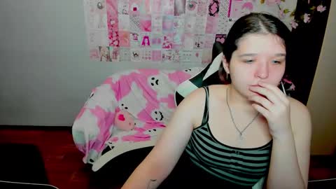 Snapshot of acid_kate chatting on 11-04-25, 12:32 Kate online show from 11-04-25, 12:32