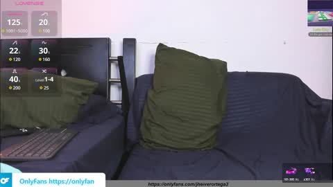 Snapshot of acid_longer chatting on 03-10-25, 11:32 centric independent model online show from 03-10-25, 11:32