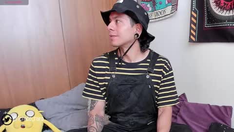 Snapshot of acid_time chatting on 02-20-25, 08:58 Jhonny online show from 02-20-25, 08:58