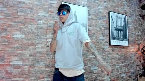 Snapshot of acidmilo chatting on 12-16-24, 03:54 Acid Milo online show from 12-16-24, 03:54