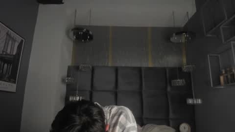 Snapshot of acidmilo chatting on 12-22-24, 04:17 Acid Milo online show from 12-22-24, 04:17