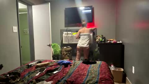 acouplesinners online show from 10-28-25, 04:49