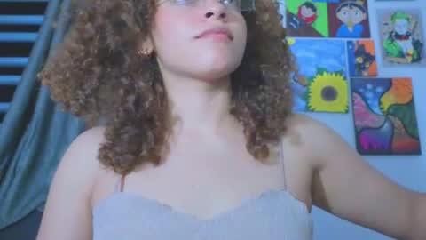 Snapshot of ada_gales_ chatting on 06-25-26, 05:12 Isa online show from 06-25-26, 05:12