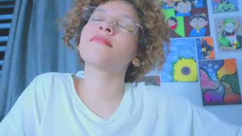 Snapshot of ada_gales_ chatting on 07-14-26, 03:33 Isa online show from 07-14-26, 03:33