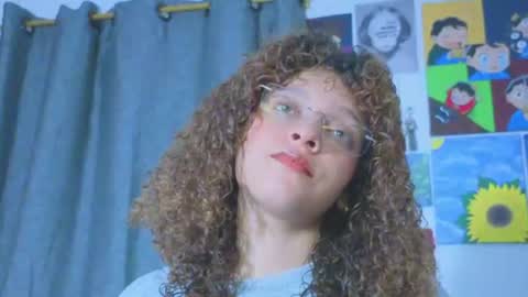 Snapshot of ada_gales_ chatting on 07-18-26, 03:44 Isa online show from 07-18-26, 03:44