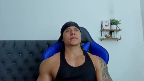 Snapshot of adam_boss chatting on 11-25-25, 09:42 adam boss online show from 11-25-25, 09:42