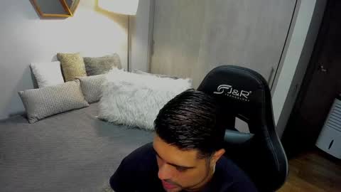 Snapshot of adam_clarke chatting on 01-16-25, 03:56 adam clarke online show from 01-16-25, 03:56