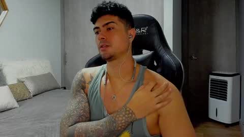 Snapshot of adam_clarke chatting on 01-18-25, 05:10 adam clarke online show from 01-18-25, 05:10