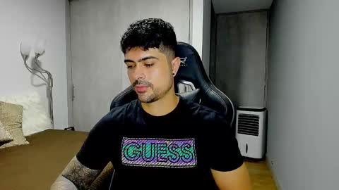 Snapshot of adam_clarke chatting on 01-28-25, 01:50 adam clarke online show from 01-28-25, 01:50