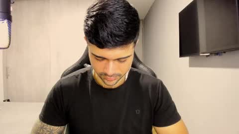 Snapshot of adam_clarke chatting on 02-15-25, 02:04 adam clarke online show from 02-15-25, 02:04