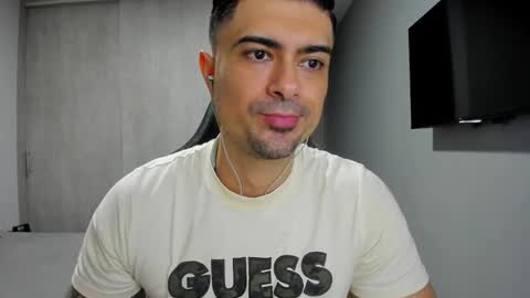 Snapshot of adam_clarke chatting on 02-20-25, 02:02 adam clarke online show from 02-20-25, 02:02