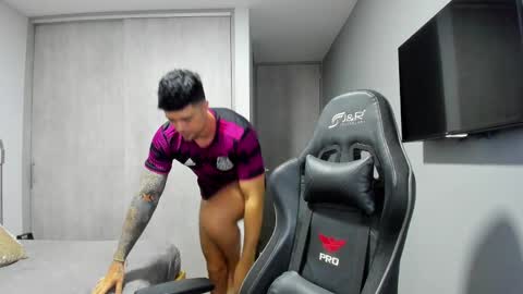 Snapshot of adam_clarke chatting on 02-23-25, 02:35 adam clarke online show from 02-23-25, 02:35