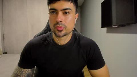 Snapshot of adam_clarke chatting on 02-26-25, 11:26 adam clarke online show from 02-26-25, 11:26