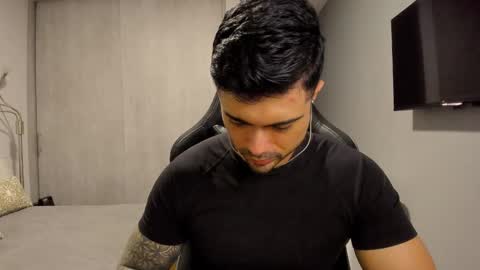 Snapshot of adam_clarke chatting on 02-28-25, 09:01 adam clarke online show from 02-28-25, 09:01