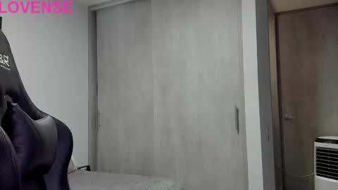 Snapshot of adam_clarke chatting on 09-21-25, 06:53 adam clarke online show from 09-21-25, 06:53