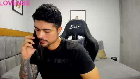 Snapshot of adam_clarke chatting on 10-22-25, 12:00 adam clarke online show from 10-22-25, 12:00