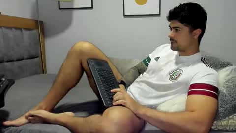 Snapshot of adam_clarke chatting on 10-27-25, 10:58 adam clarke online show from 10-27-25, 10:58