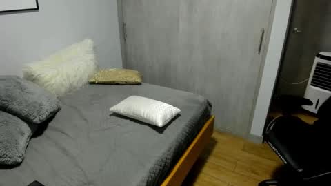 Snapshot of adam_clarke chatting on 11-01-25, 04:36 adam clarke online show from 11-01-25, 04:36