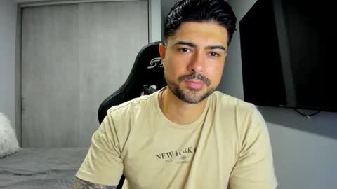 Snapshot of adam_clarke chatting on 11-19-25, 04:51 adam clarke online show from 11-19-25, 04:51