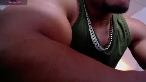 adam_fit19cm online show from 11-04-25, 01:54